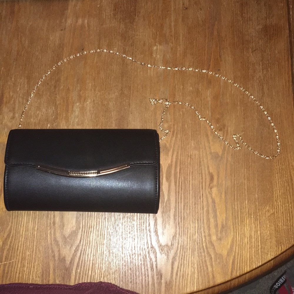 NWOT Convertible Black Clutch